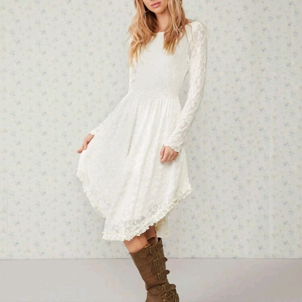 Women's Solid Color Ruffle Hem Asymmetric Long Sleeve Dress - Picture 4 of 4